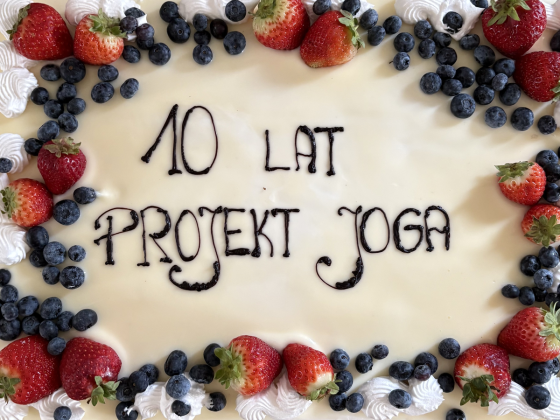 Fullprint poduszka 10 lat Projekt Joga