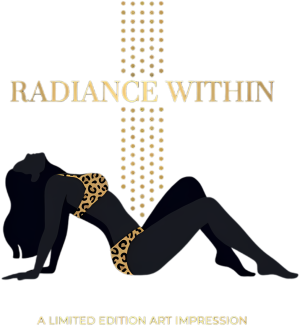 Nadruk Radiance Within – Czarna Sylwetka Kobiety, Złota Panterka & Glamour Art Impression - nadruk