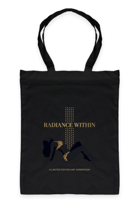 Nadruk Radiance Within – Czarna Sylwetka Kobiety, Złota Panterka & Glamour Art Impression - PrintBaza