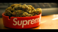 #SUPREME ASHTRAY X WEED TEES